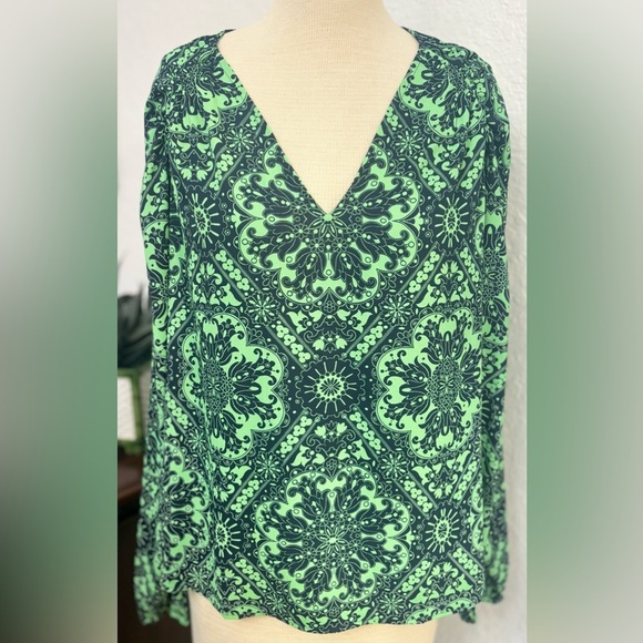 LOFT Green Paisley V-Neck Boho 3/4 Sleeve Chic Soft Flowy Everyday Blouse NWT L - Picture 1 of 4